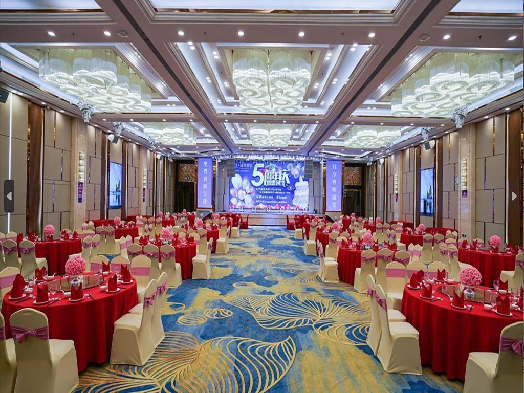 Fenggang Gladden Hotel Tiantangwei Exterior foto