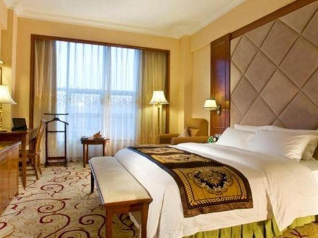 Fenggang Gladden Hotel Tiantangwei Exterior foto